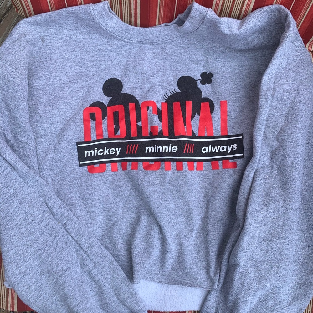 Sweatshirt